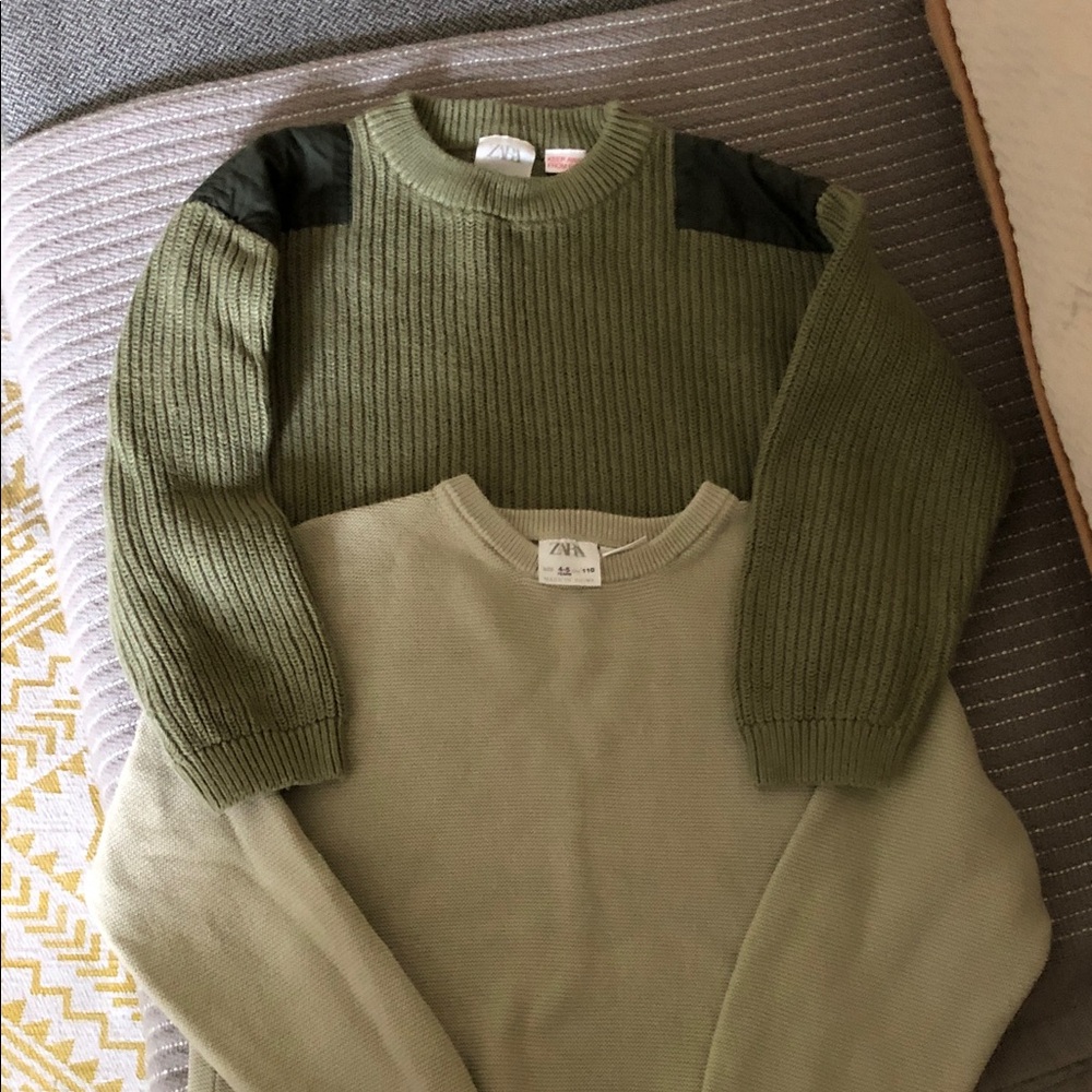 Zara Two-Tone Olive Green Crewneck Sweaters (Set of 2)